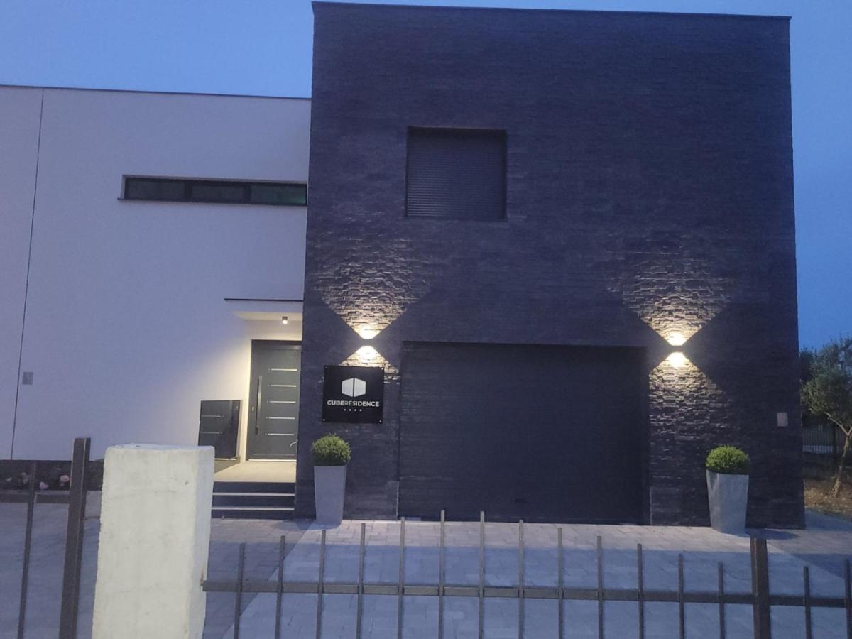 Cube Residence Каштела Екстер'єр фото